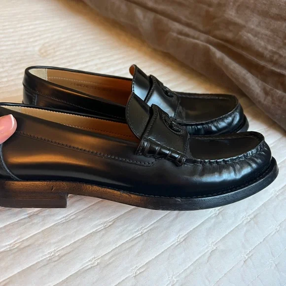 Gucci Glossy Black Leather Slip-On Loafers display picture 2